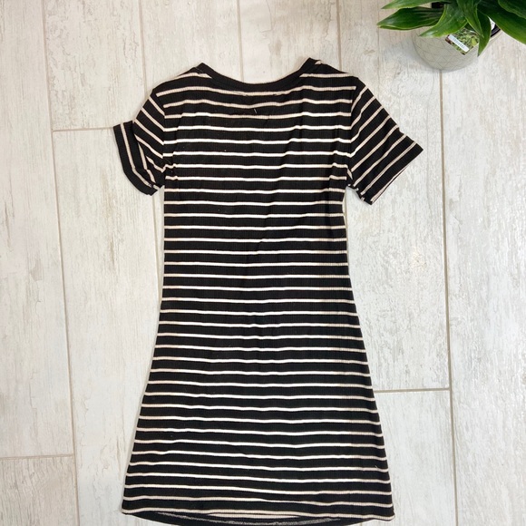 NWT F21 Striped Dress - Picture 3 of 3